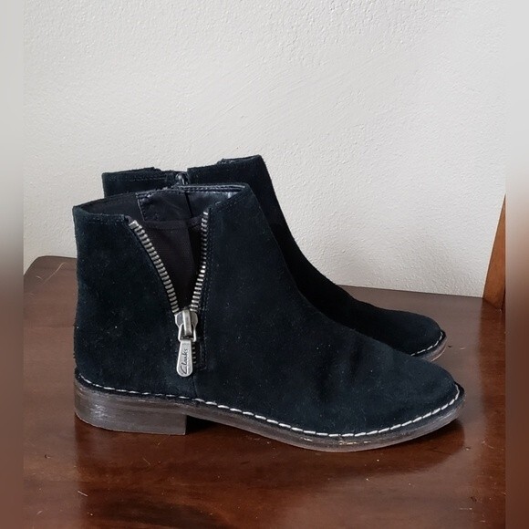 Clark Somerset Black Suede Ankle Bootie Size 7.5 - Picture 6 of 9